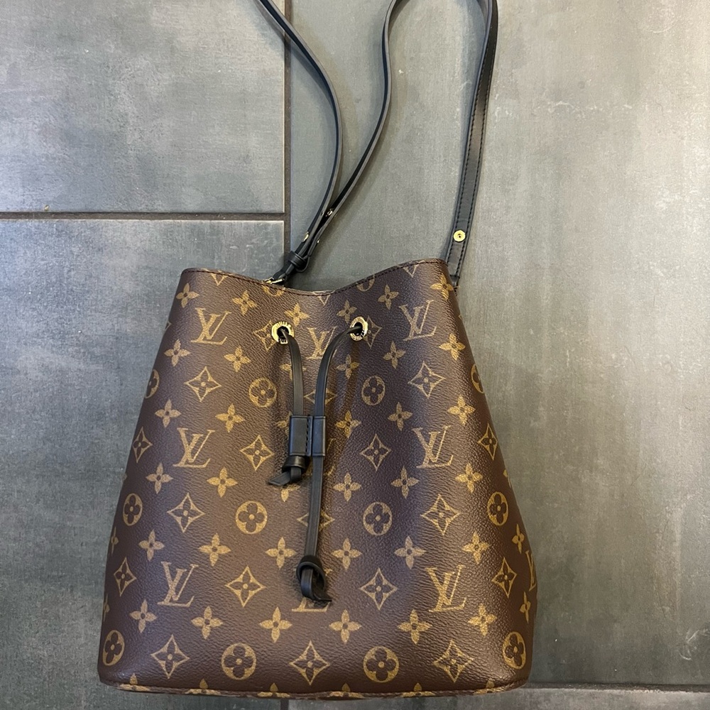 Louis Vuitton NeoNeo MM